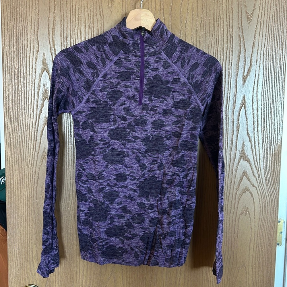 Athleta Momentum Floral 1/2 Zip